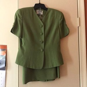 Kasper olive skirt suit